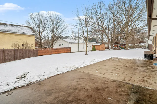 $249,914 | 305 East 3rd Street, Lawton, MI 49065