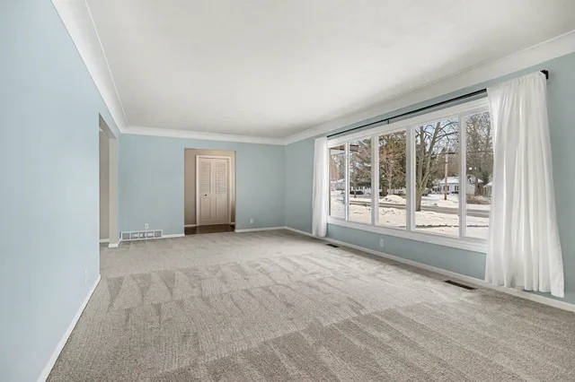 $249,914 | 305 East 3rd Street, Lawton, MI 49065