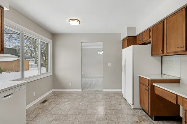 $249,914 | 305 East 3rd Street, Lawton, MI 49065