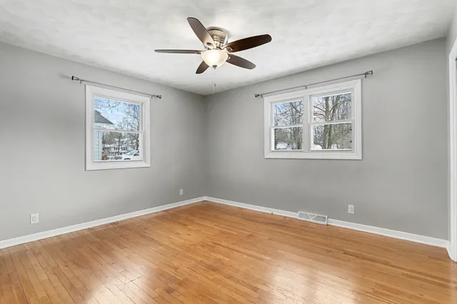 $249,914 | 305 East 3rd Street, Lawton, MI 49065