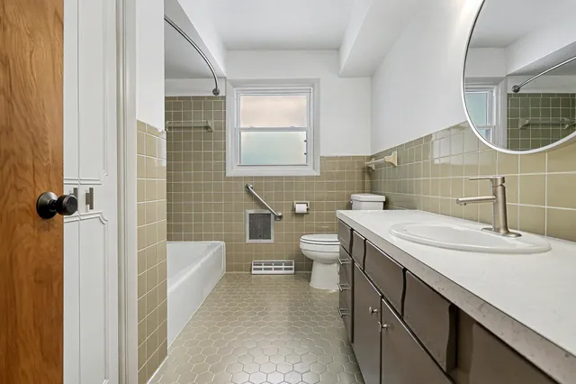 $249,914 | 305 East 3rd Street, Lawton, MI 49065