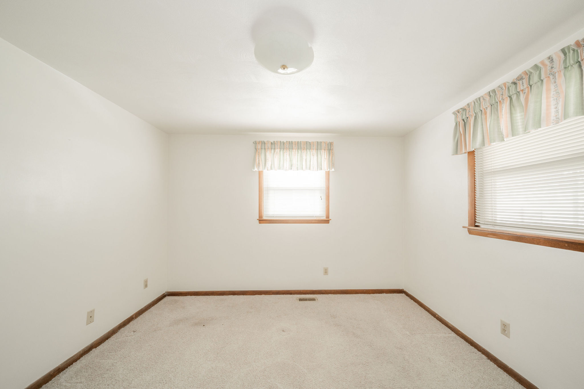 231 Mulberry Road Chesterfield, IN 46017 - Photo 20 of 32