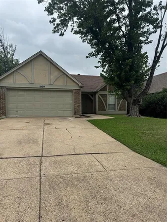 $2,050 | 1009 Danforth Court, Arlington, TX 76017