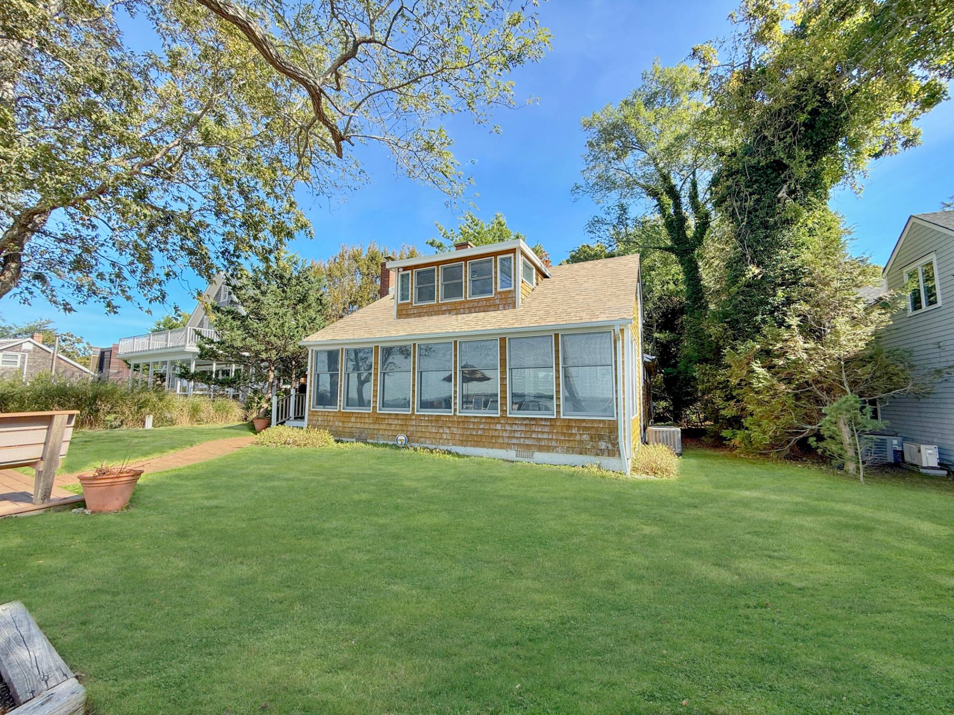 a view of a house with a big yard