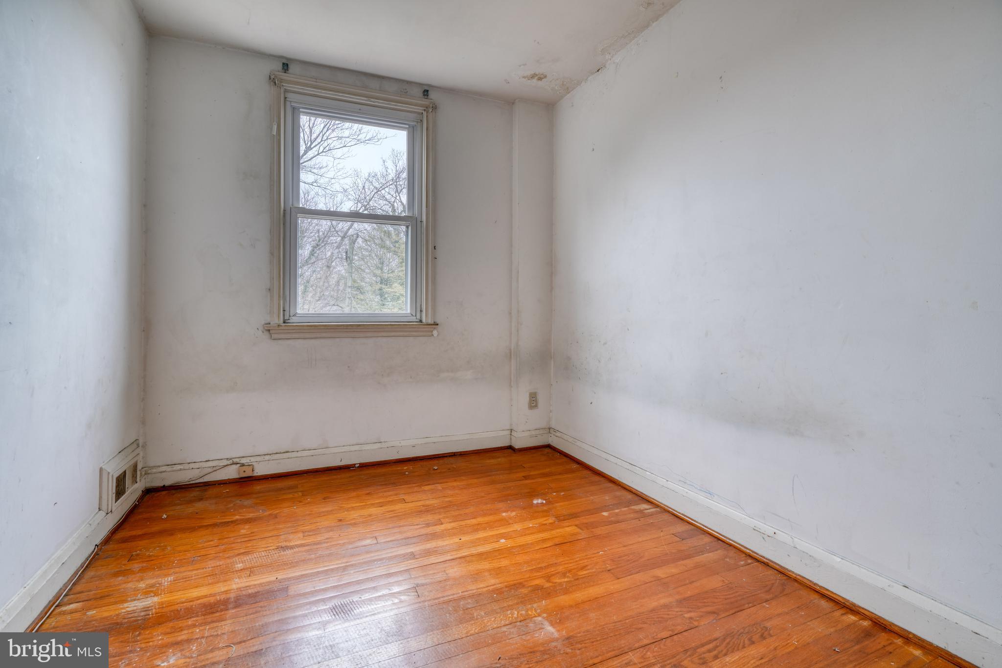 834 Evesham Avenue Baltimore, MD 21212 - Photo 13 of 26