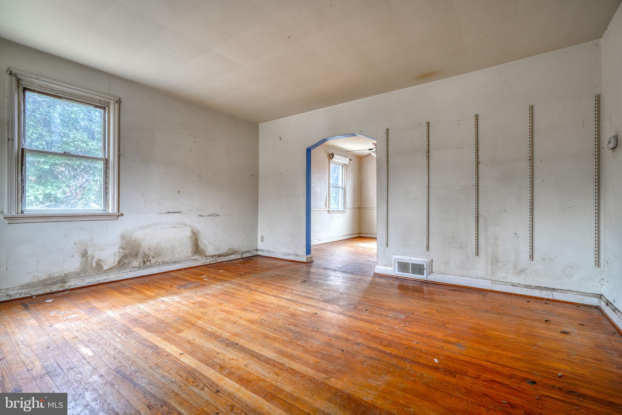 834 Evesham Avenue Baltimore, MD 21212 - Photo 3 of 26