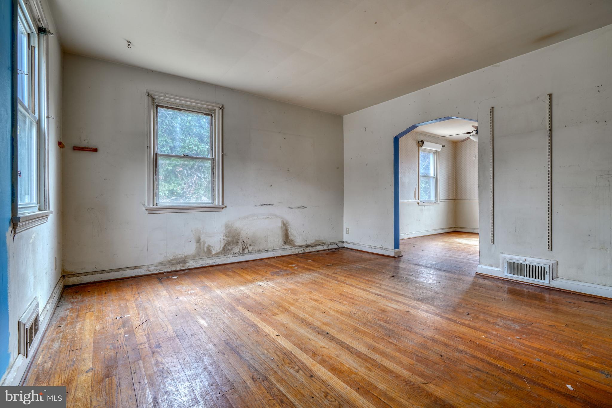 834 Evesham Avenue Baltimore, MD 21212 - Photo 4 of 26