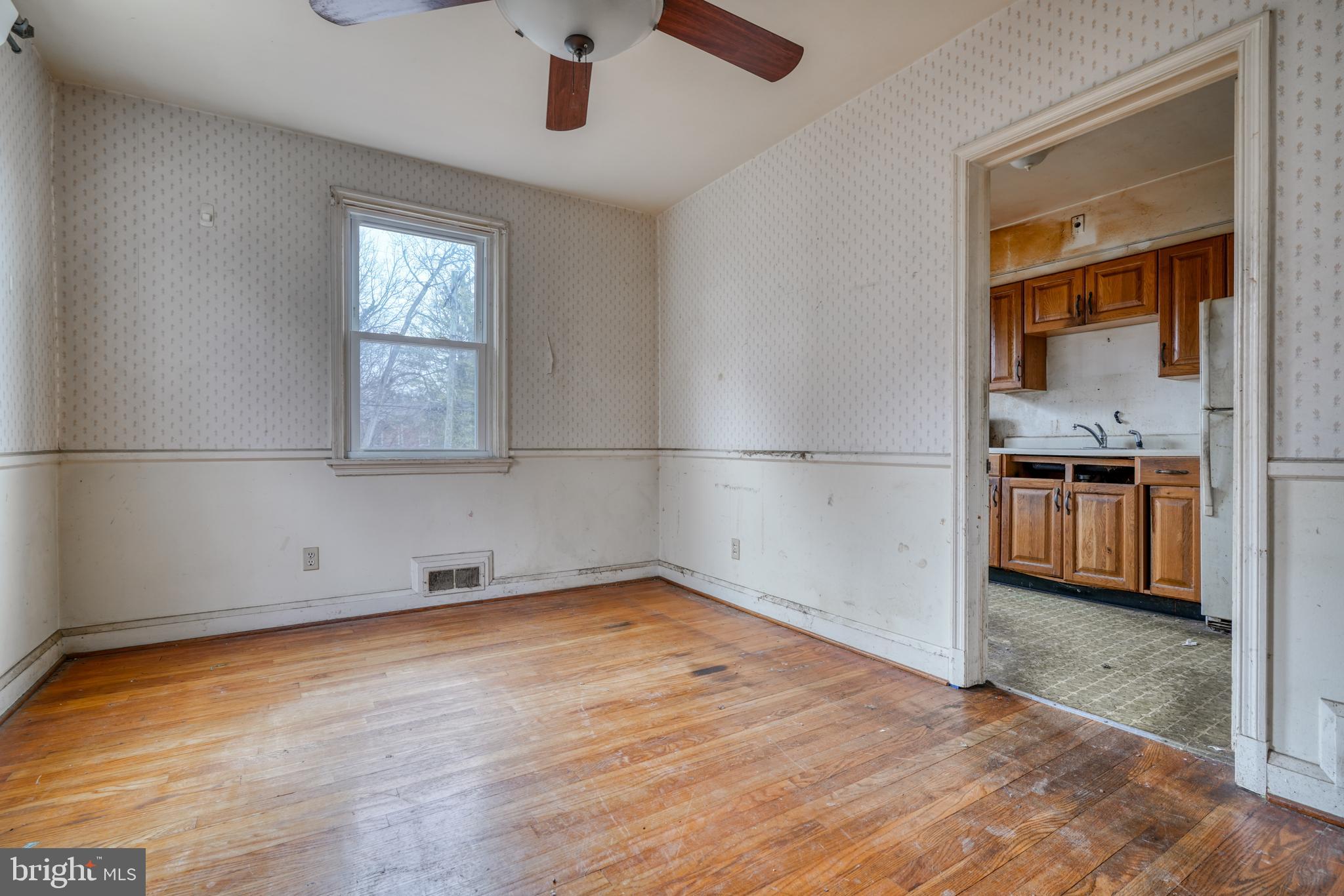 834 Evesham Avenue Baltimore, MD 21212 - Photo 7 of 26