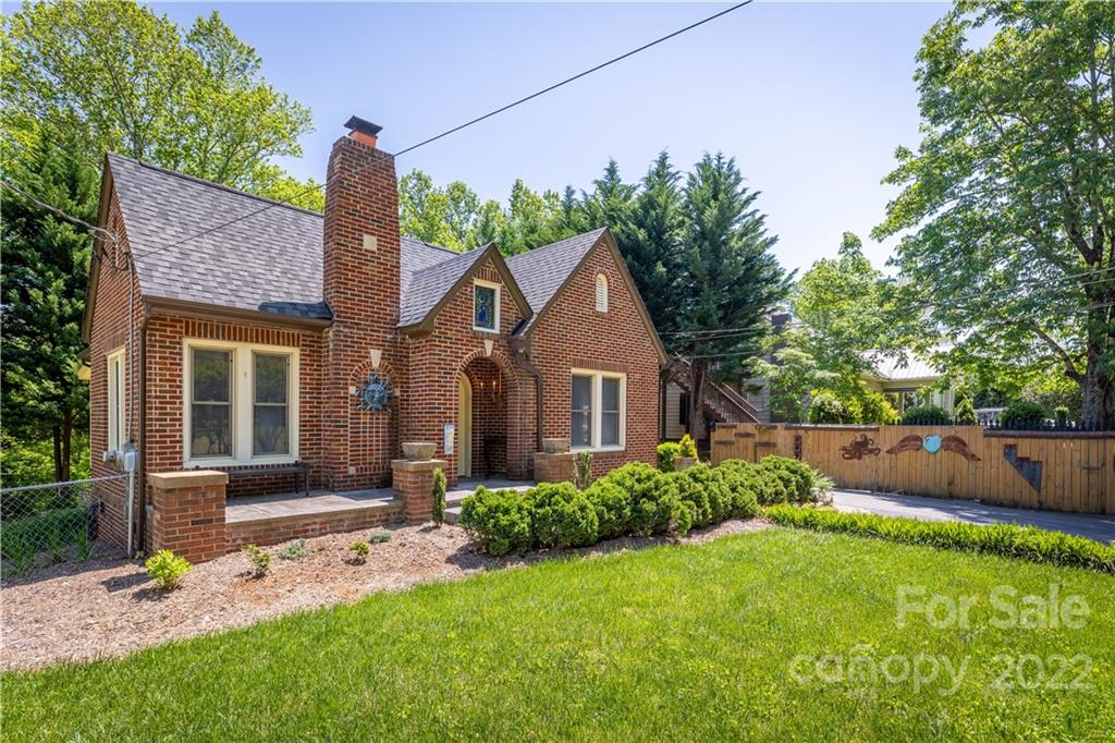 204 Lenoir Road Morganton, NC 28655 - Photo 1 of 21 Gallery Image 1