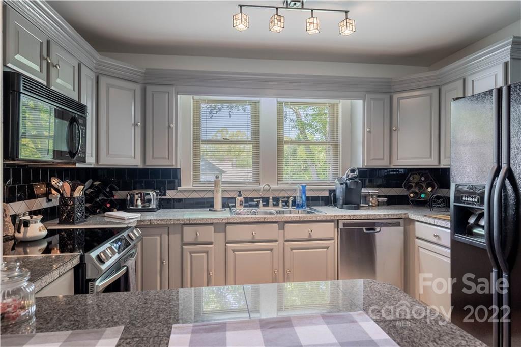 204 Lenoir Road Morganton, NC 28655 - Photo 12 of 21 Gallery Image 12