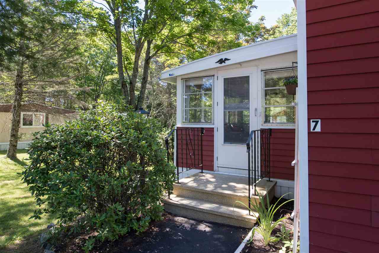 7 Arrowbrook Road Dover, NH 03820 - Photo 3 of 38