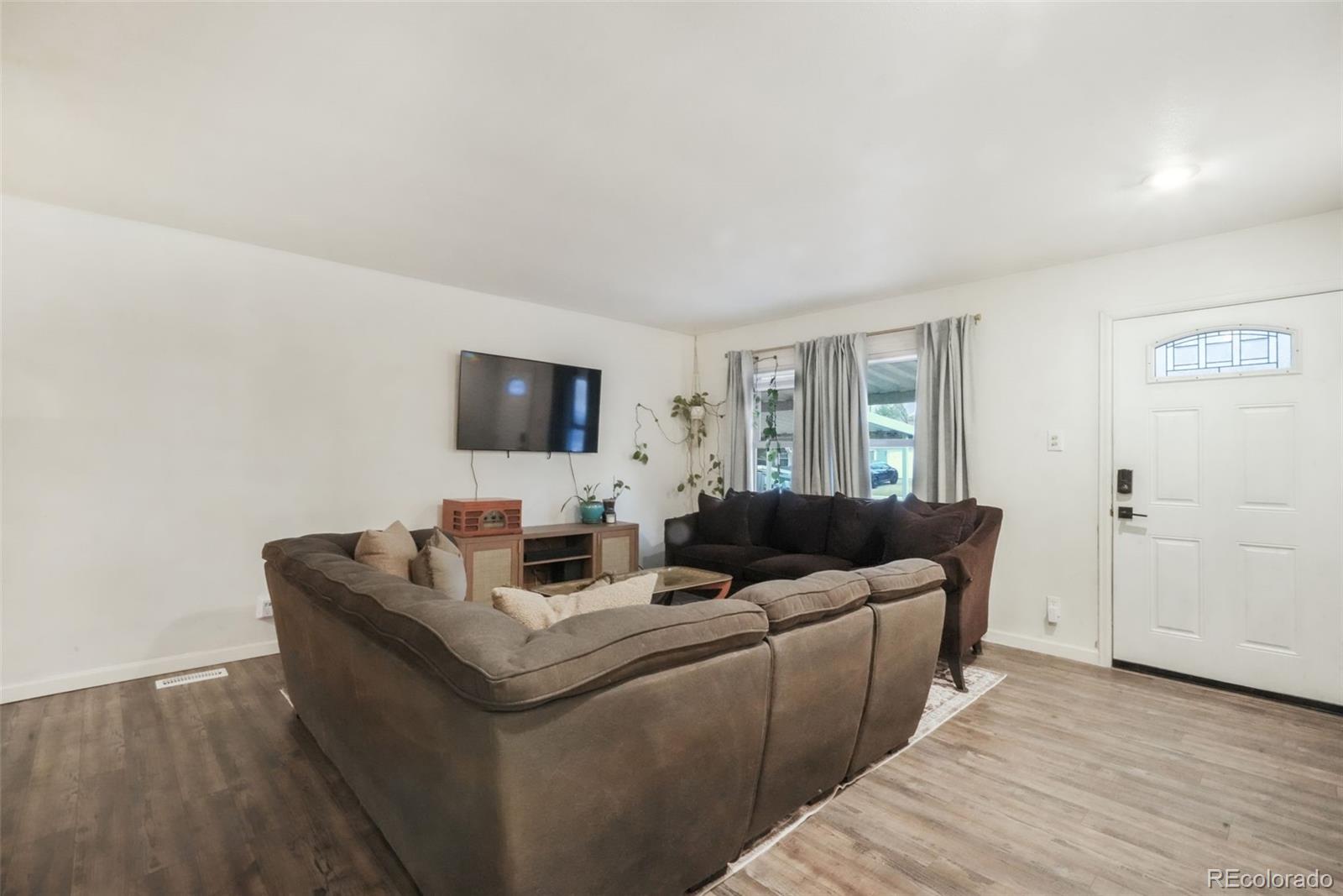 1414 Alexander Road Colorado Springs, CO 80909 - Photo 7 of 50