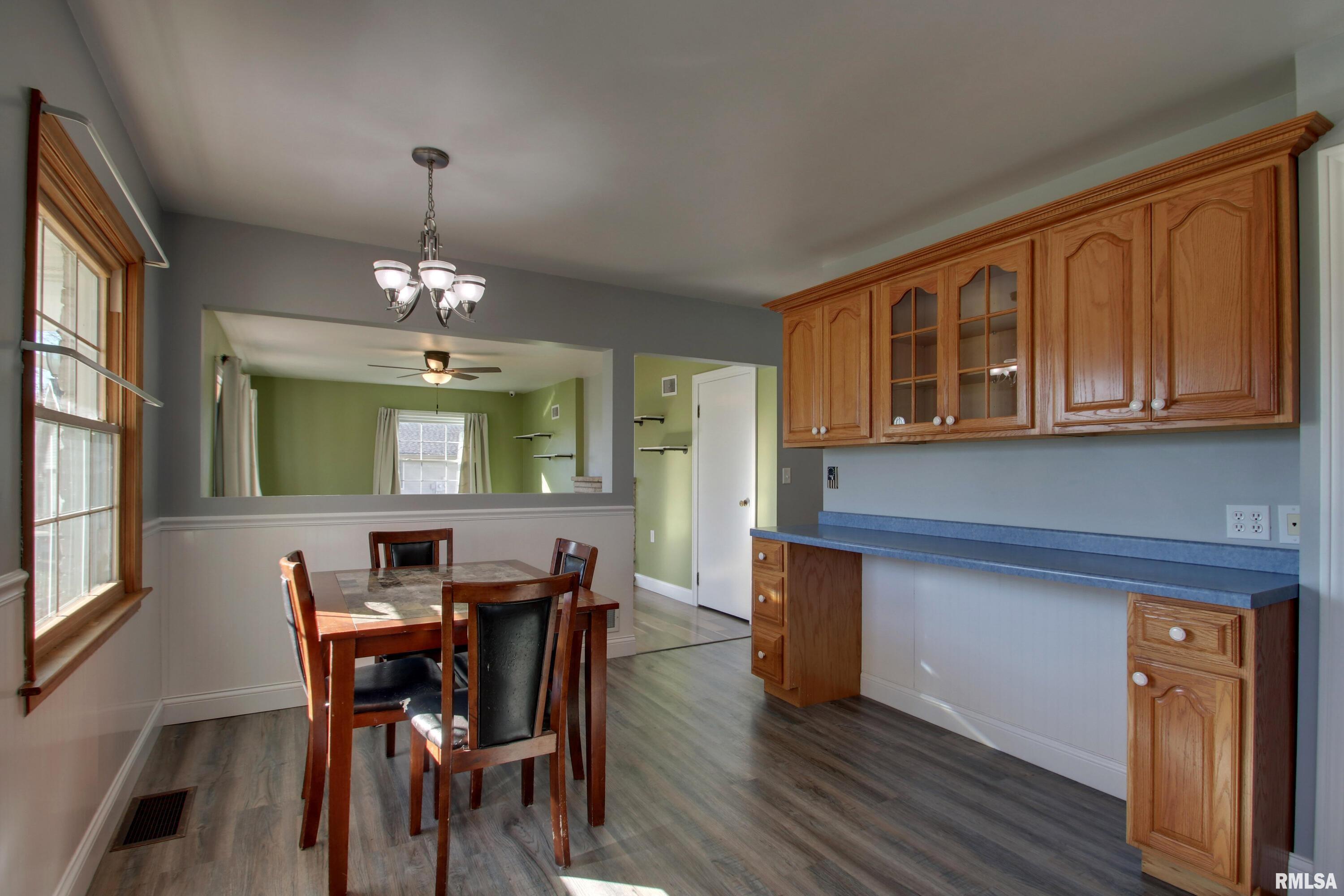 5203 Columbus Road Quincy, IL 62305 - Photo 6 of 25 Gallery Image 6