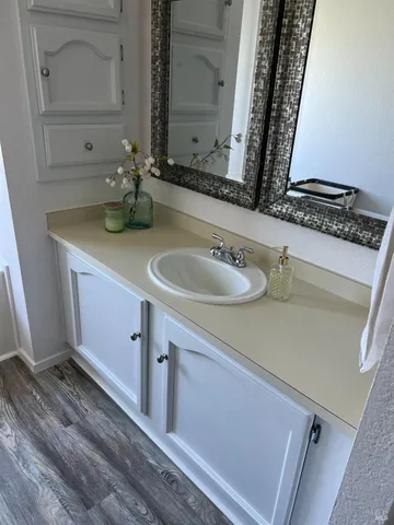 $499,000 | 430 Lake Mendocino Drive, Ukiah, CA 95482