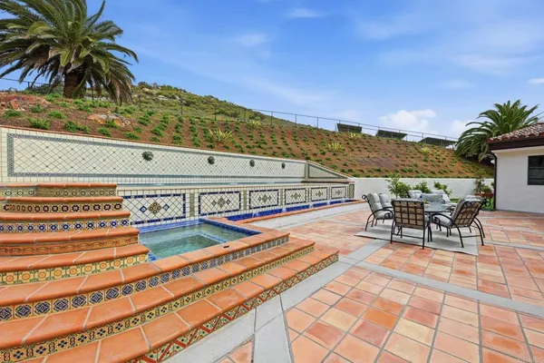 $5,595,000 | 3244 Olivenhain Farms Road, Encinitas, CA 92024