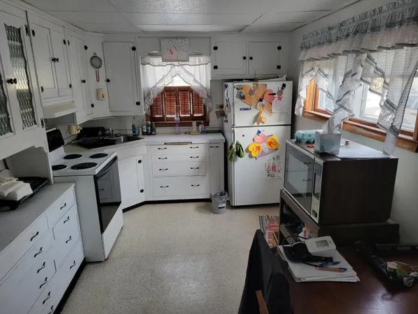 $194,900 | 954 South 36th Street, Manitowoc, WI 54220