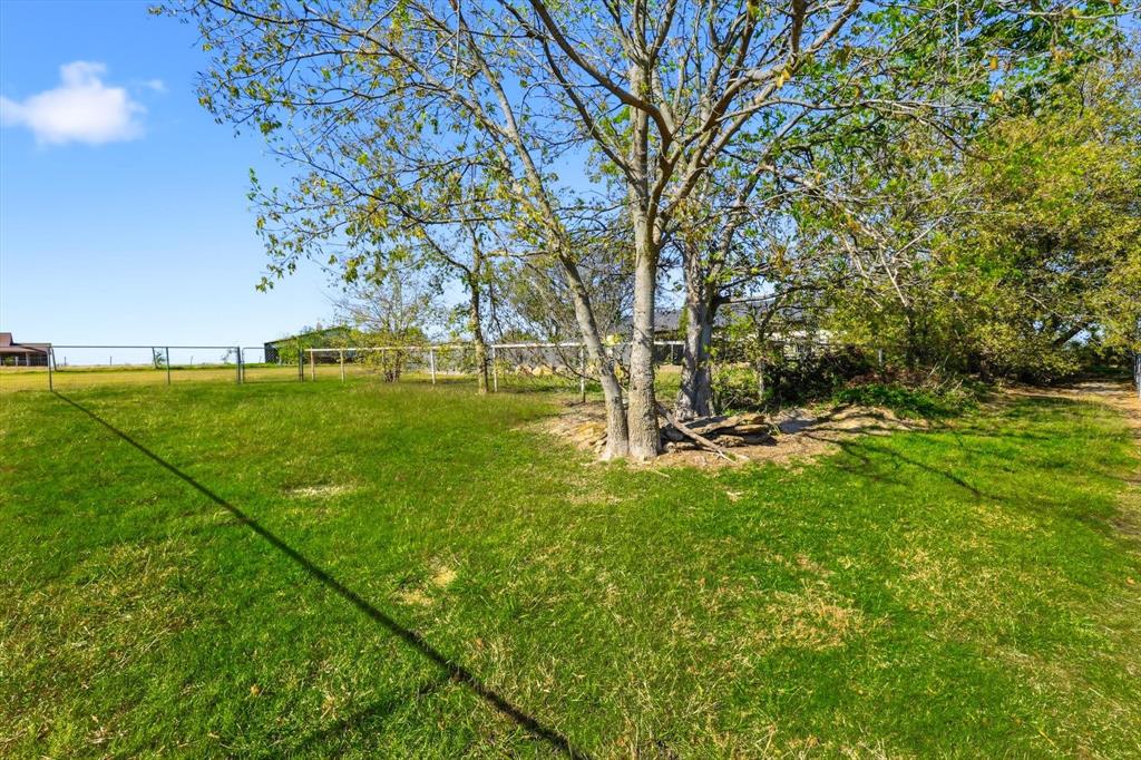 3873 Lois Road East Sanger, TX 76266 - Photo 34 of 40 View of yard