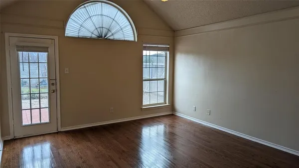 $3,095 | 1115 Cambridge Drive, Carrollton, TX 75007