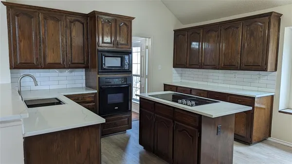 $3,095 | 1115 Cambridge Drive, Carrollton, TX 75007