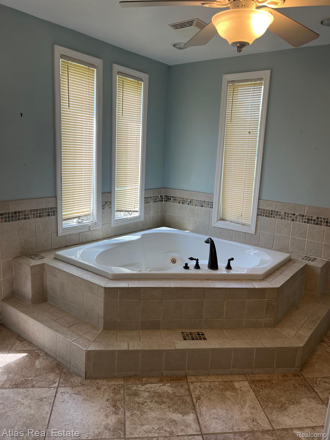 2058 Howe Road Burton, MI 48519 - Photo 23 of 35 Gallery Image 23