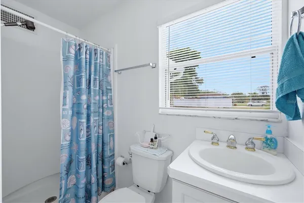 $2,350 | 723 South Brink Avenue, Sarasota, FL 34237