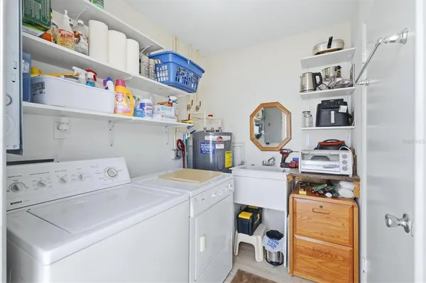 $2,350 | 723 South Brink Avenue, Sarasota, FL 34237