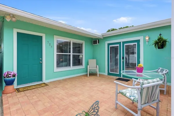 $2,350 | 723 South Brink Avenue, Sarasota, FL 34237