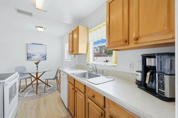 $2,350 | 723 South Brink Avenue, Sarasota, FL 34237
