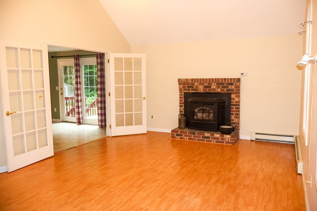 94 Whitins Road Sutton, MA 01590 - Photo 10 of 30