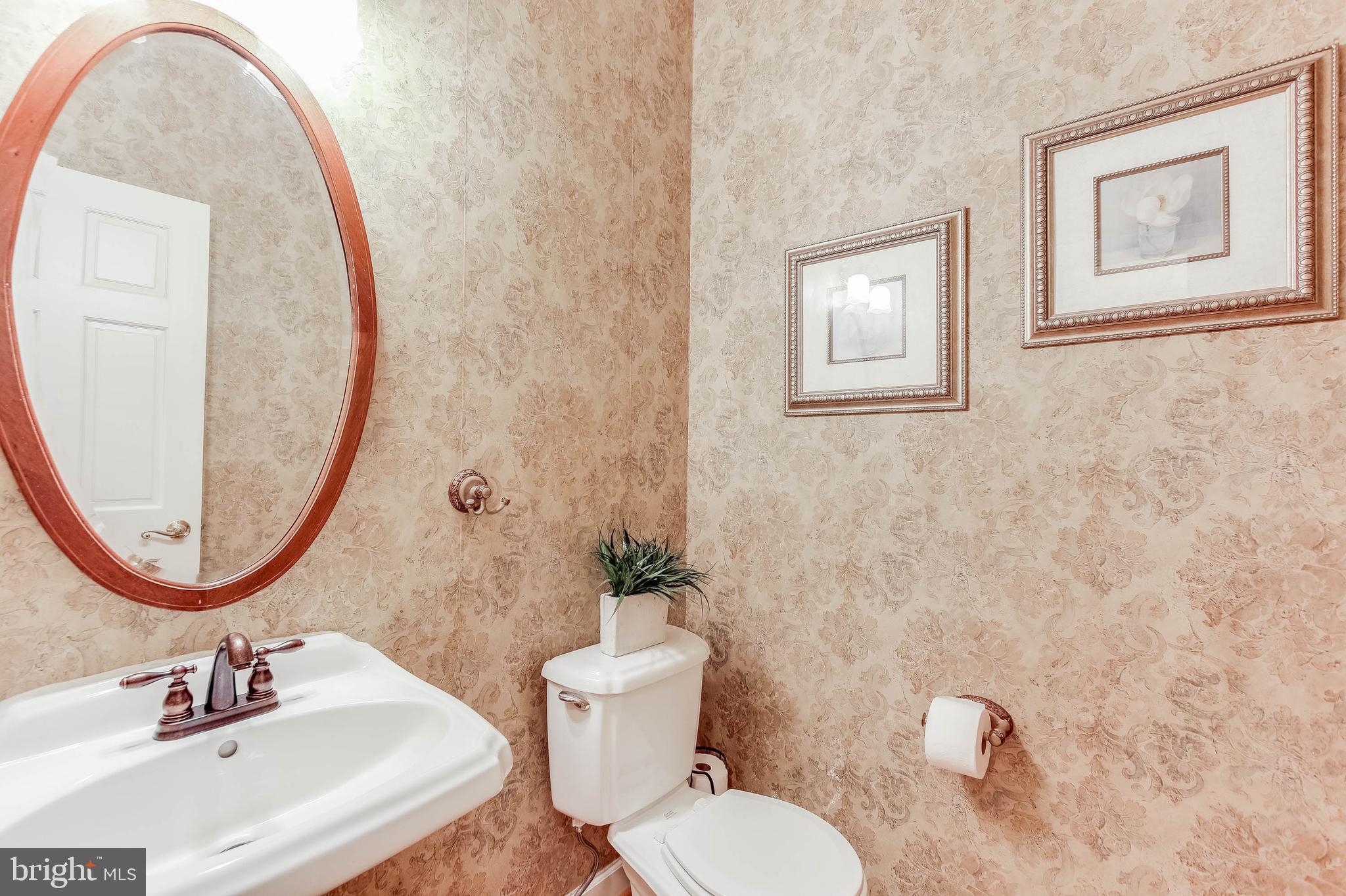8240 Edgewood Church Road Frederick, MD 21702 - Photo 17 of 44 Powder room first floor