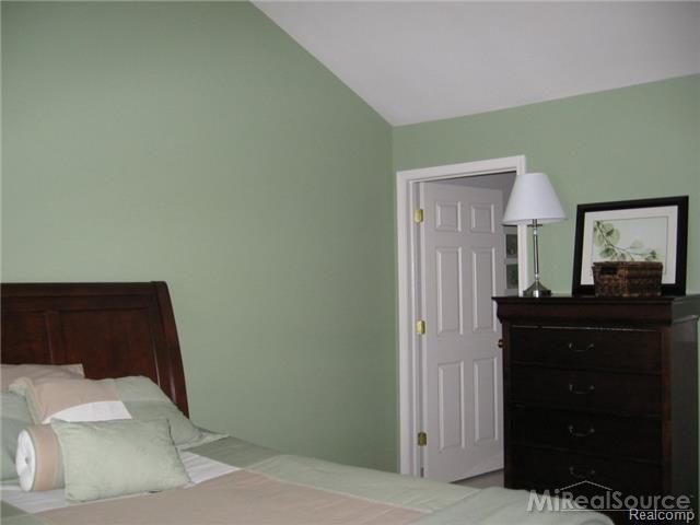 1896 Flagstone Circle, Unit 78 Rochester, MI 48307 - Photo 12 of 14 31227990-11.JPG