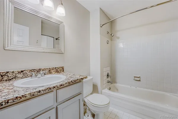 $1,695 | 8335 Fairmount Drive, Unit 5204, Denver, CO 80247