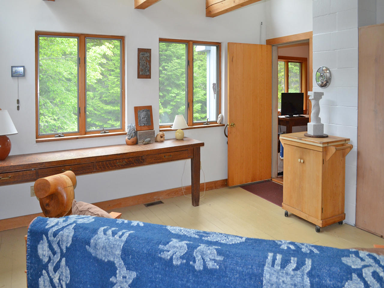 174-180 Back Shore Road Round Pond, ME 04564 - Photo 10 of 29 Window Couch1280