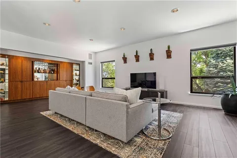 $925,000 | 20413 Crickett Lane, Lenexa, KS 66220