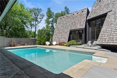 $925,000 | 20413 Crickett Lane, Lenexa, KS 66220