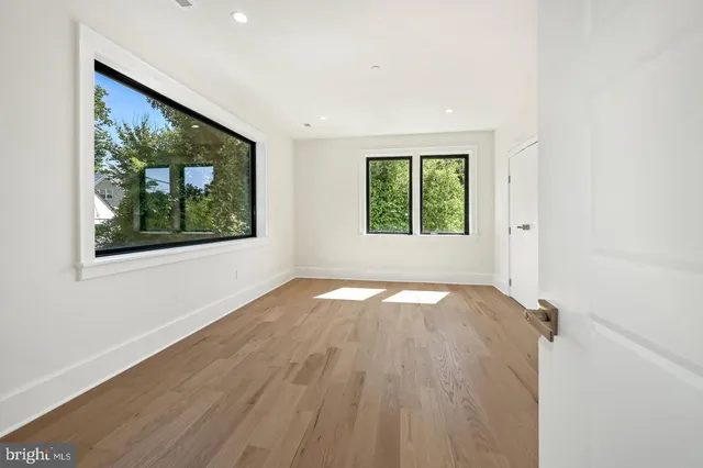 $11,000 | 5805 Massachusetts Avenue, Bethesda, MD 20816