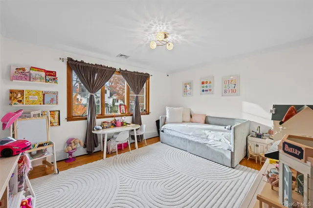 $1,548,888 | 8 Willow Road, New Hyde Park, NY 11040