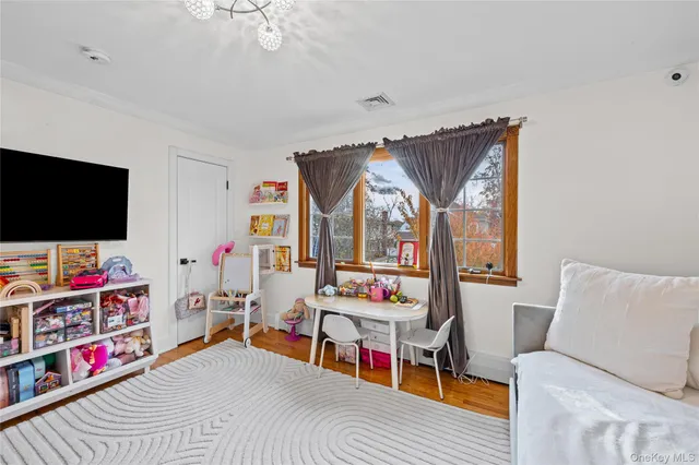 $1,548,888 | 8 Willow Road, New Hyde Park, NY 11040