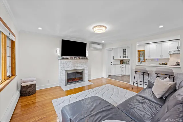 $1,548,888 | 8 Willow Road, New Hyde Park, NY 11040