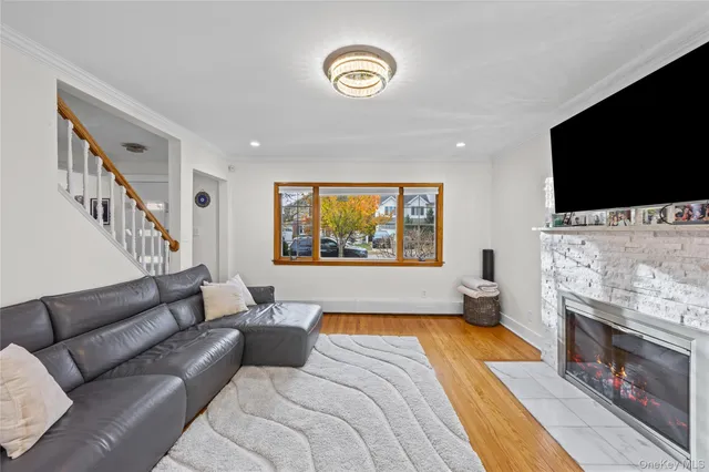 $1,548,888 | 8 Willow Road, New Hyde Park, NY 11040