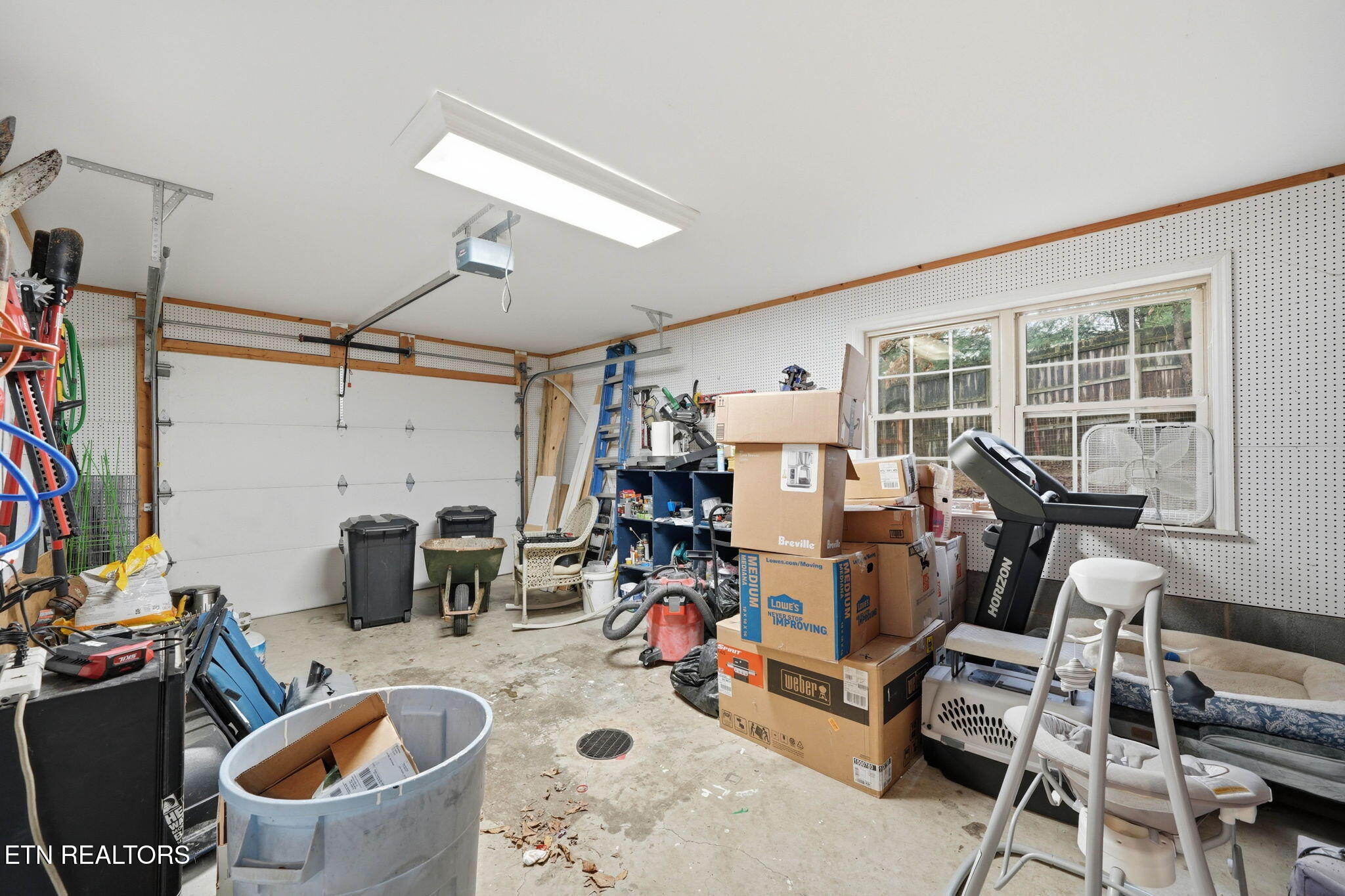 1210 Rowe Street New Tazewell, TN 37825 - Photo 35 of 42 upper garage