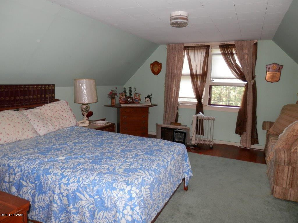 246 Rowland Road Greeley, PA 18425 - Photo 7 of 20
