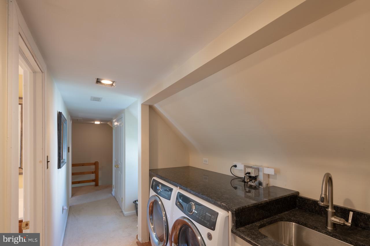 209 Bella Vista Road Devon, PA 19333 - Photo 19 of 25 Hallway