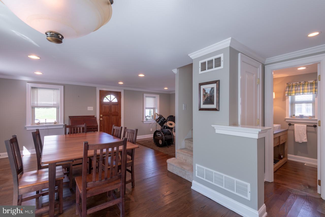 209 Bella Vista Road Devon, PA 19333 - Photo 5 of 25 Dining Room