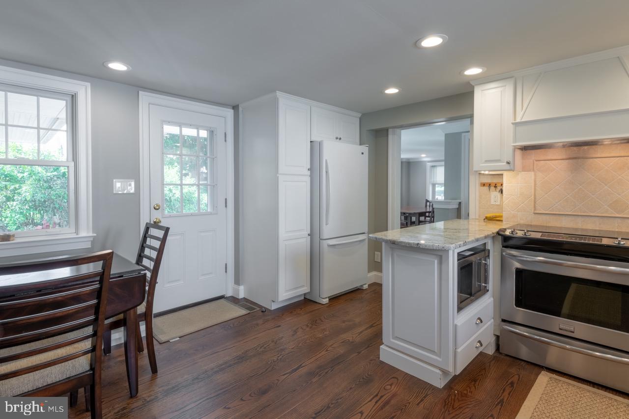 209 Bella Vista Road Devon, PA 19333 - Photo 7 of 25 Kitchen
