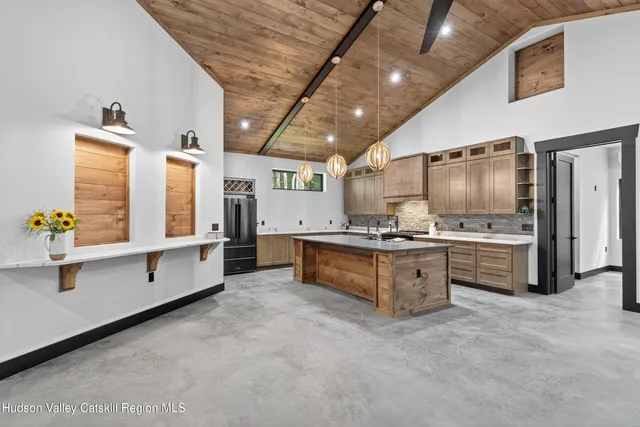 $949,000 | 805 County Road 2, Accord, NY 12404