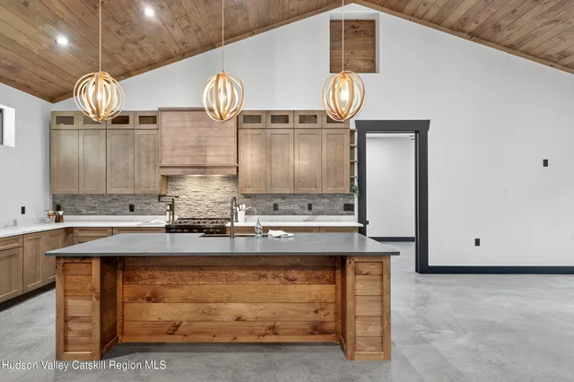 $949,000 | 805 County Road 2, Accord, NY 12404