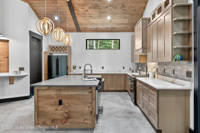 $949,000 | 805 County Road 2, Accord, NY 12404