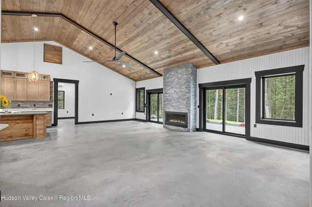 $949,000 | 805 County Road 2, Accord, NY 12404