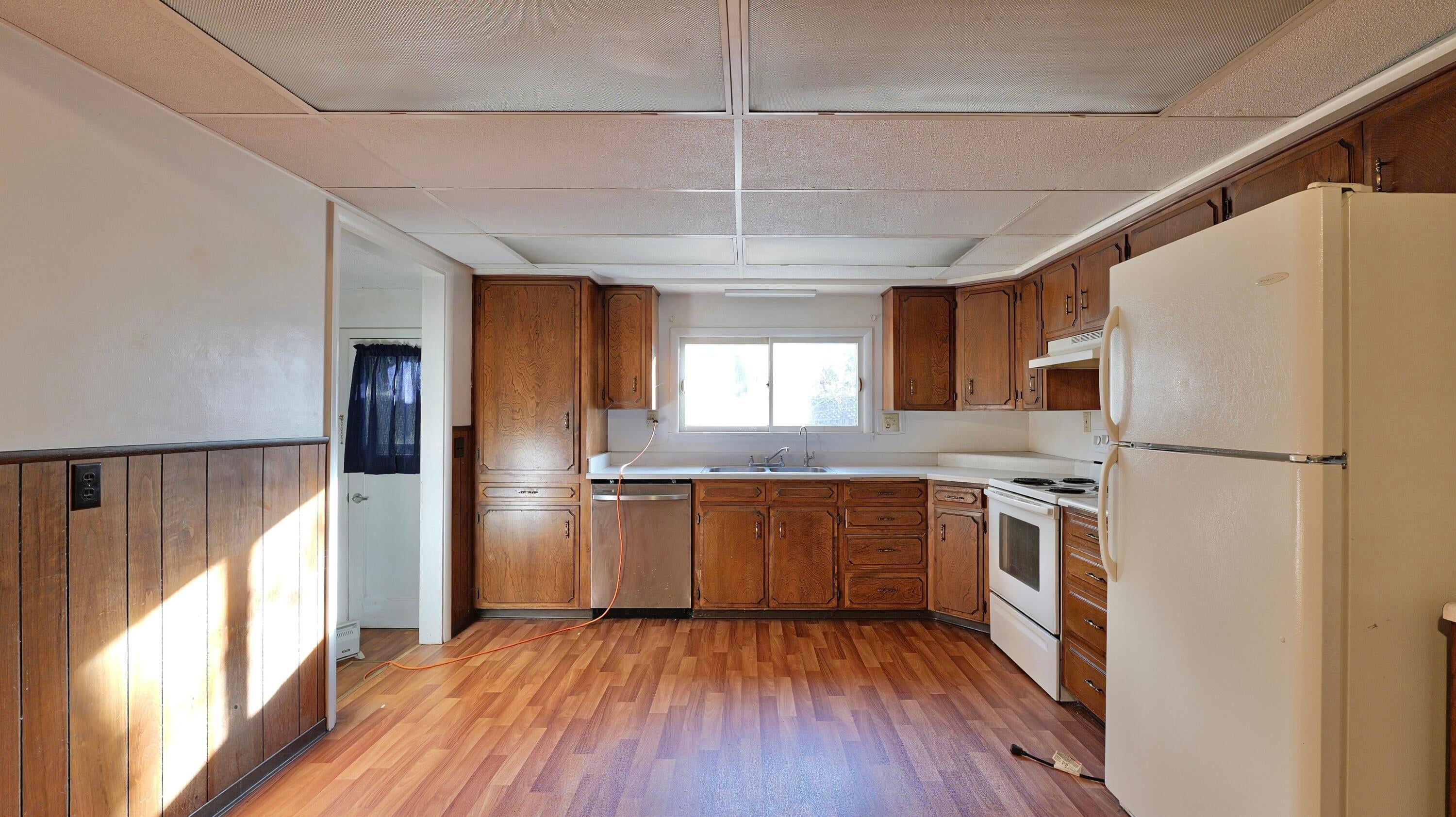801 Old Ferry Road Shady Cove, OR 97539 - Photo 9 of 24 Kitchen